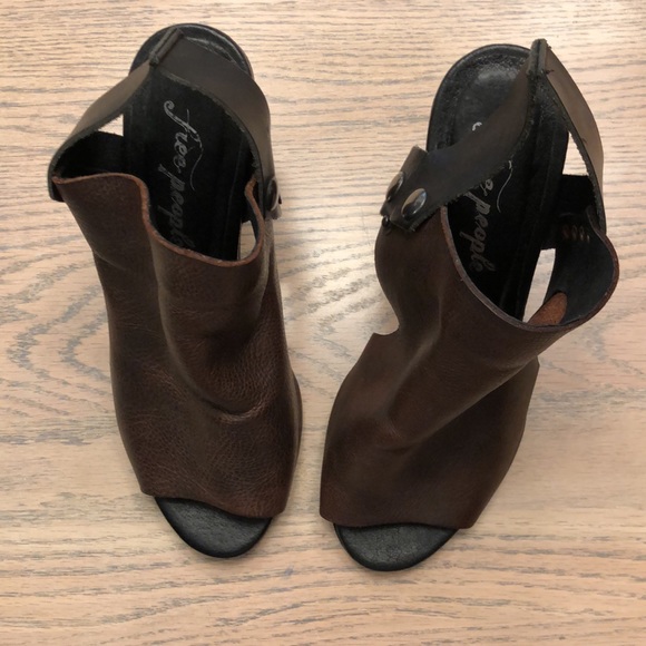 Free People Chocolate Brown/Black Leather Peep-toe Slingback with Wooden Heel 37 - Picture 4 of 12